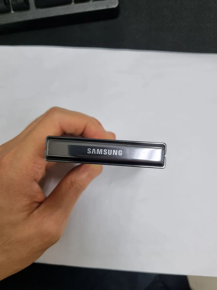 갤럭시Z플립5 256GB 블랙 SK 무잔상 기능정상 중고폰 216380 이미지