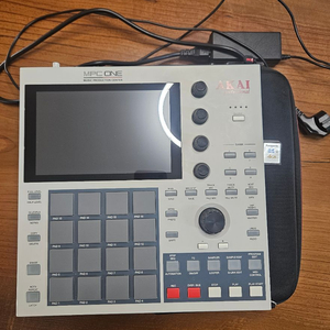 Akai MPC One Retro Edition + 하드케이스 (아카이 엠피씨 레트로 에디션) 이미지