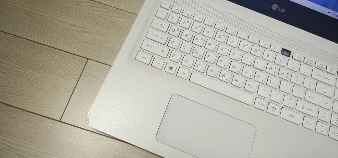 LG노트북 15UG480(i3-8130U)팝니다 이미지