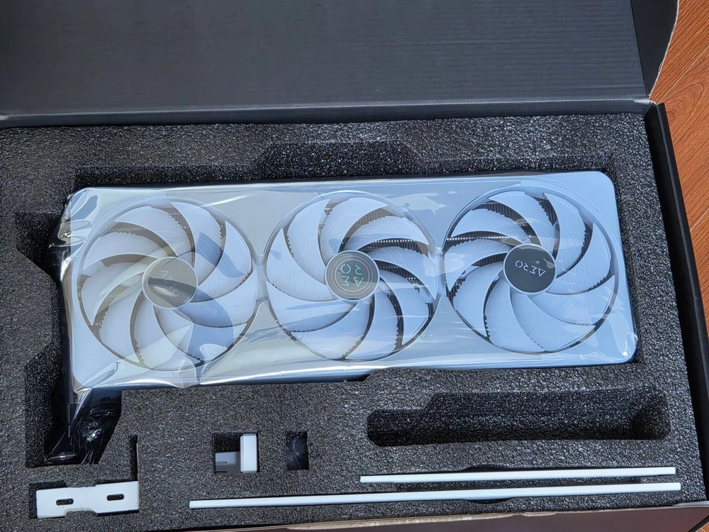 RTX 5070TI AERO 리퍼 - 안심되는 중고거래