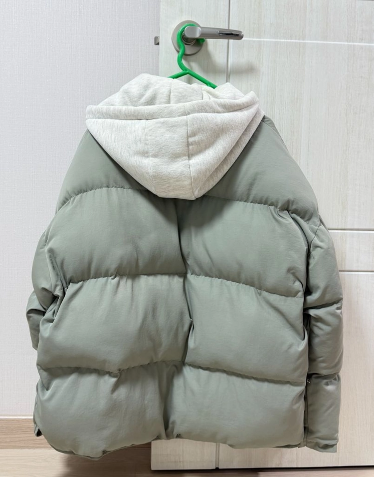 후드 달린 패딩 팝니다. 이미지