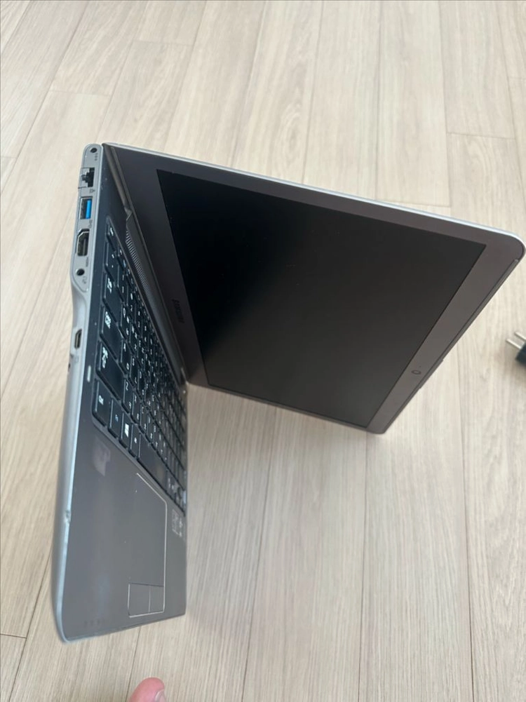 삼성노트북 시리즈5 울트라북 NT531U3C i5 / 6GB / 500GB HDD 이미지