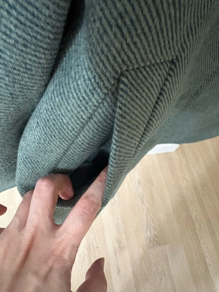 칼 라거펠트 그린 하프코트 이미지