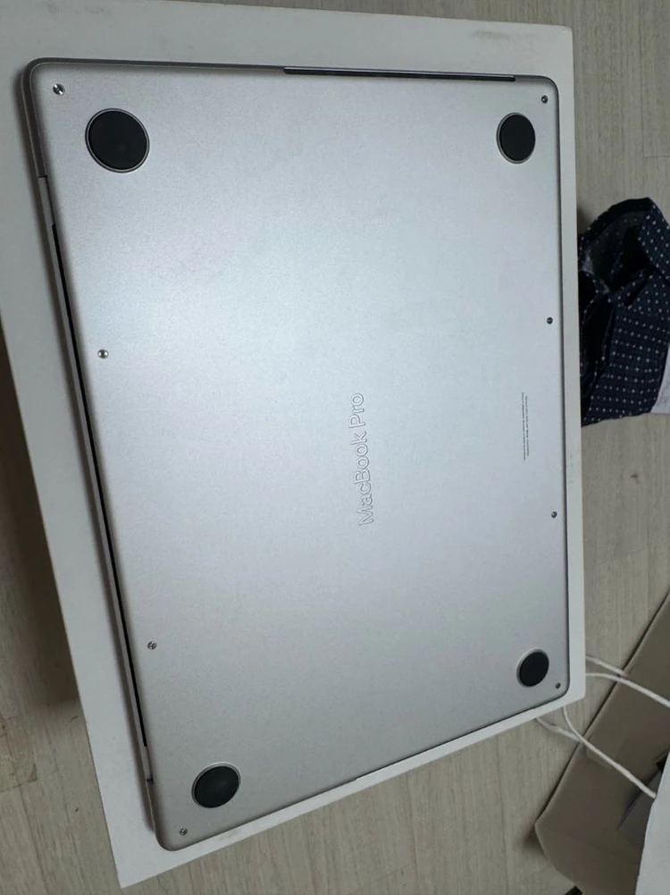 맥북프로 m3 14인치 8기가 512GB 이미지