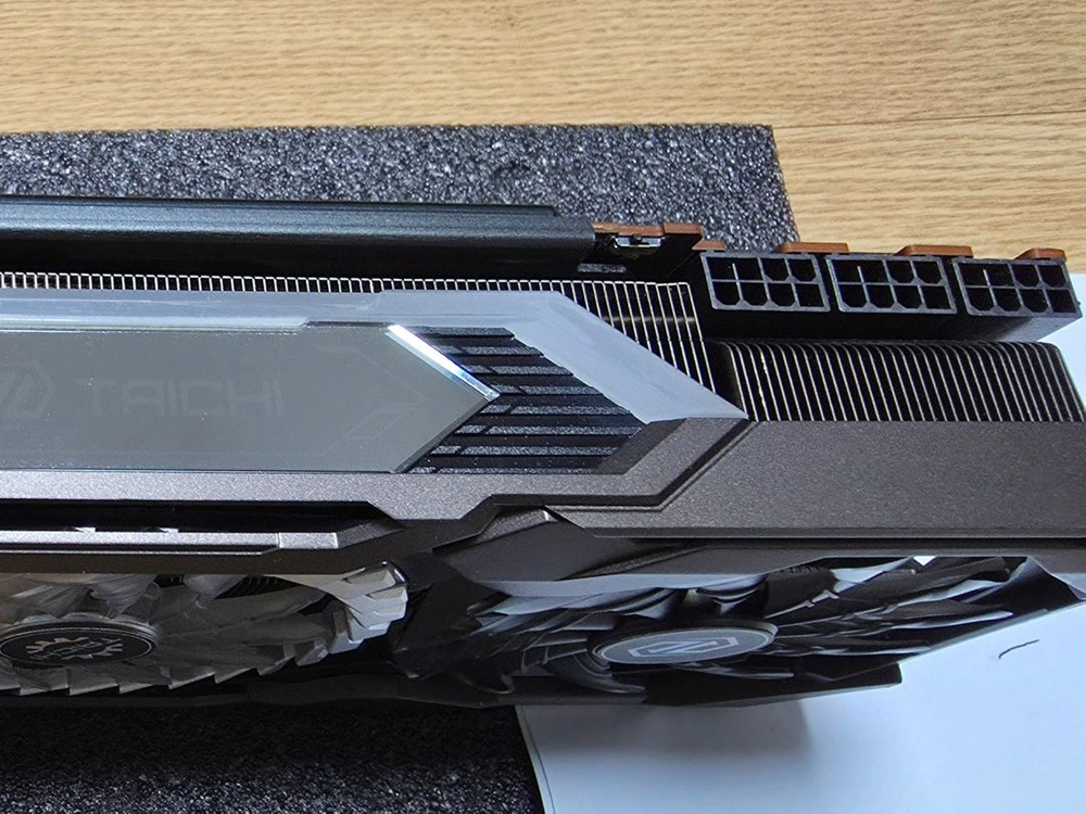 rx 6800xt 타이치 16gb 이미지