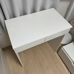 이케아 브림네스 화장대 화이트 70x42 팝니다. IKEA BRIMNES 이미지
