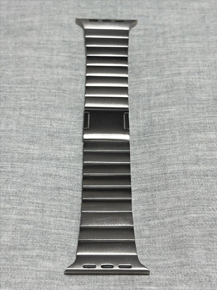유니유(UNIU) 애플워치 클릭 티타늄 스테인리스 49mm 이미지