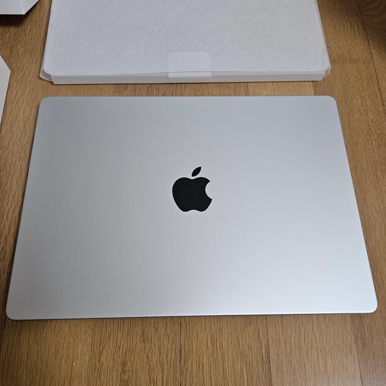 [미개봉 새제품급] 맥북프로 M3 Pro 18G/512G 14인치 실버 풀박스 (배터리 100%) 이미지