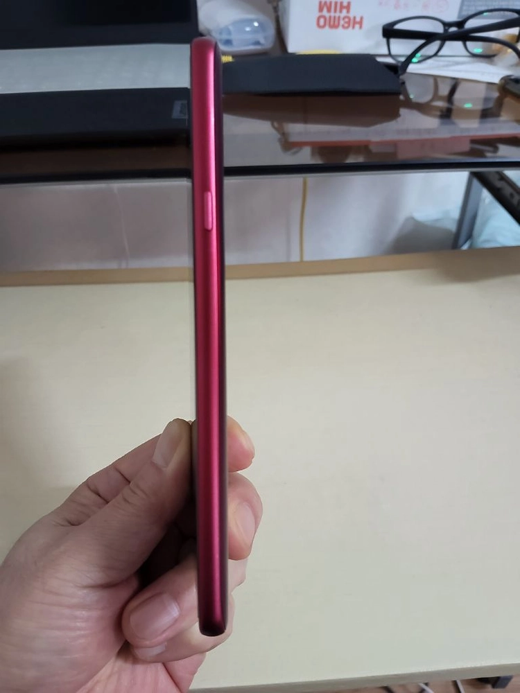 LG Q9 레드 64GB 이미지