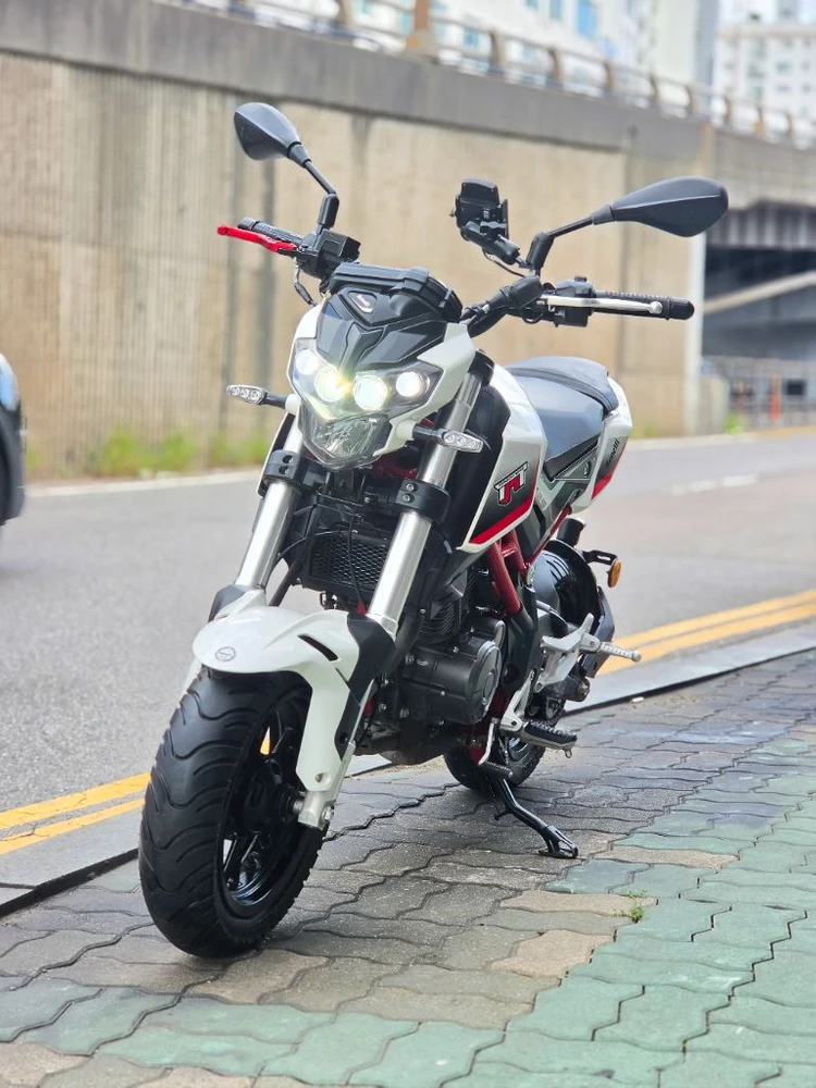tnt125 베넬리 4849km 오토바이 판매합니다 이미지