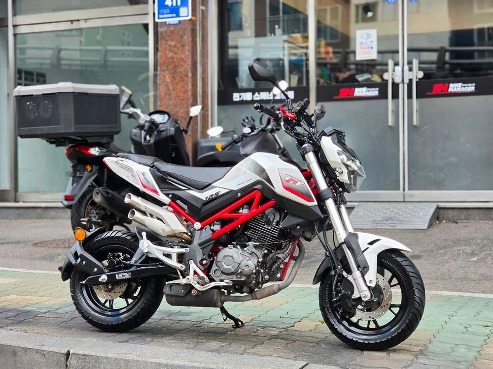 tnt125 베넬리 4849km 오토바이 판매합니다 이미지
