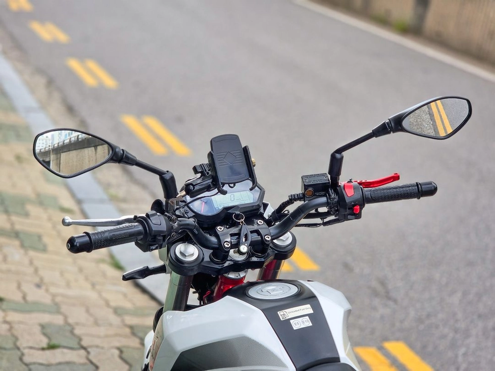 tnt125 베넬리 4849km 오토바이 판매합니다 이미지
