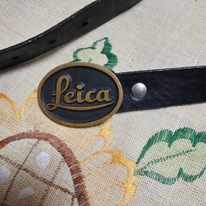 라이카 Leica벨트 버클, 라펠 핀(넥타이핀) 이미지