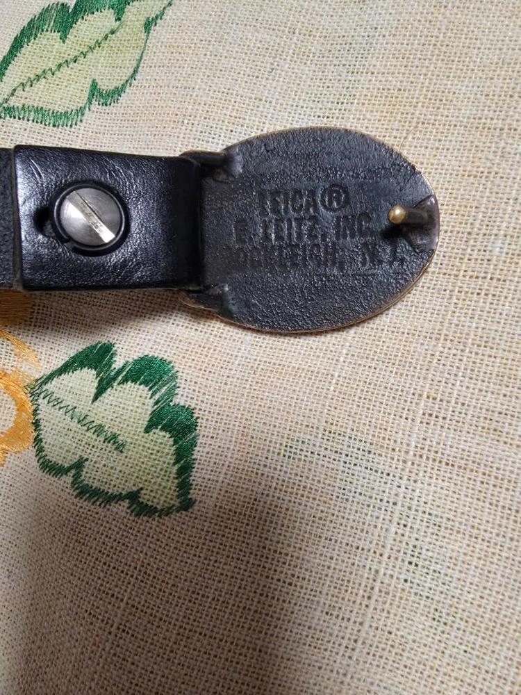 라이카 Leica벨트 버클, 라펠 핀(넥타이핀) 이미지