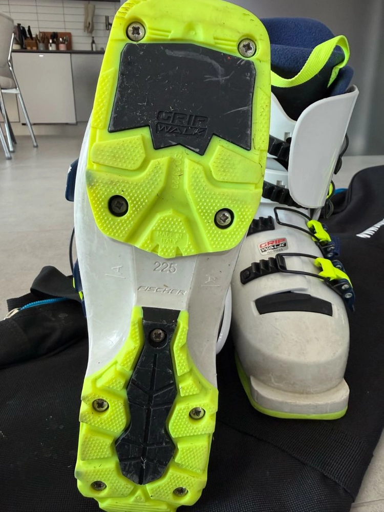 주니어 스키 피셔 RC4 PRO 130cm 부츠 225 세트판매합니다 이미지
