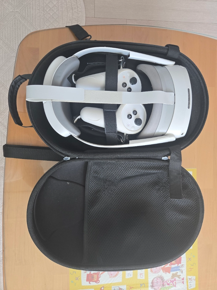 피코4 VR 헤드셋 화이트 256GB + 모션 트래커 2개, 케이스 등 일체 - 안심되는 중고거래