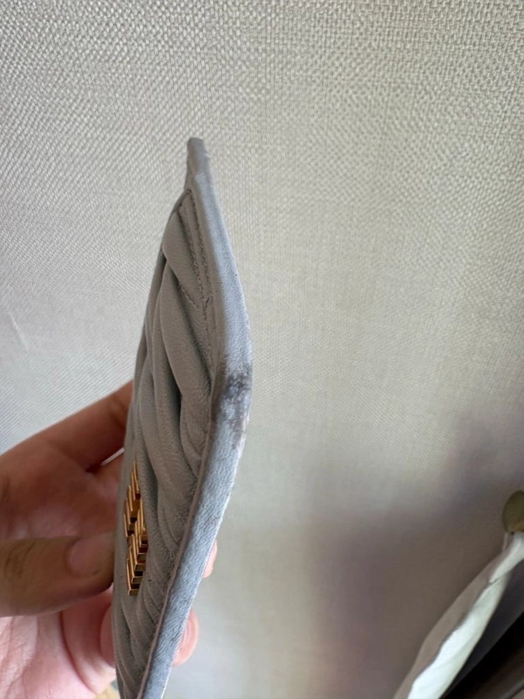 미우미우 카드지갑 이미지