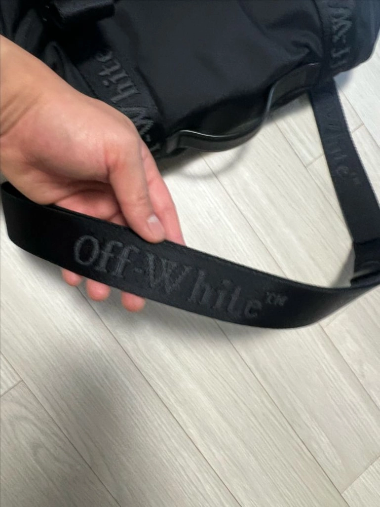 오프화이트 off-white 카메라 숄더백 라지 블랙 이미지