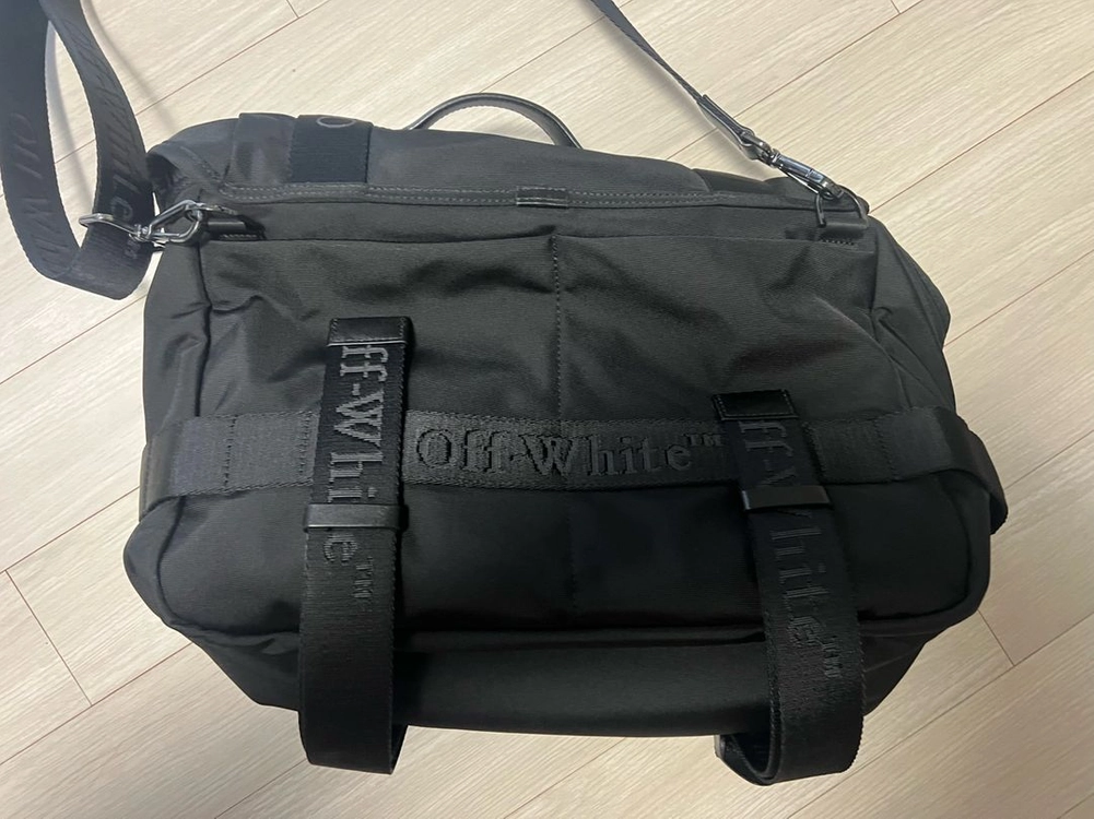 오프화이트 off-white 카메라 숄더백 라지 블랙 이미지