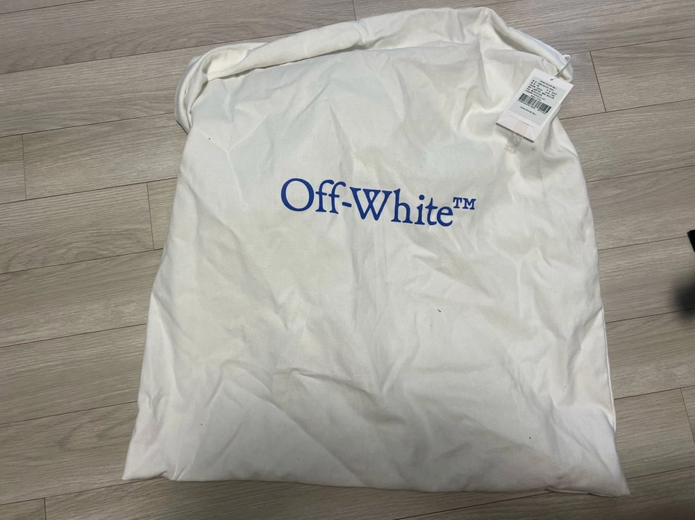 오프화이트 off-white 카메라 숄더백 라지 블랙 이미지