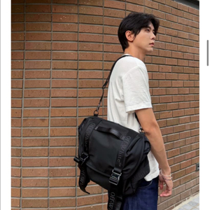 오프화이트 off-white 카메라 숄더백 라지 블랙 이미지