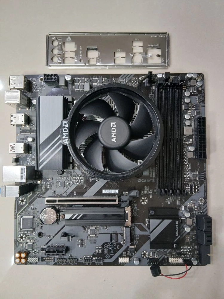 AMD 라이젠7 8700g cpu 이미지