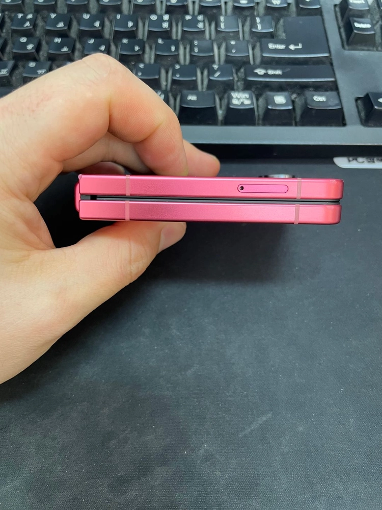 갤럭시Z플립7 레드 256GB 무잔상 상태좋은 중고66만2천팝니다 이미지