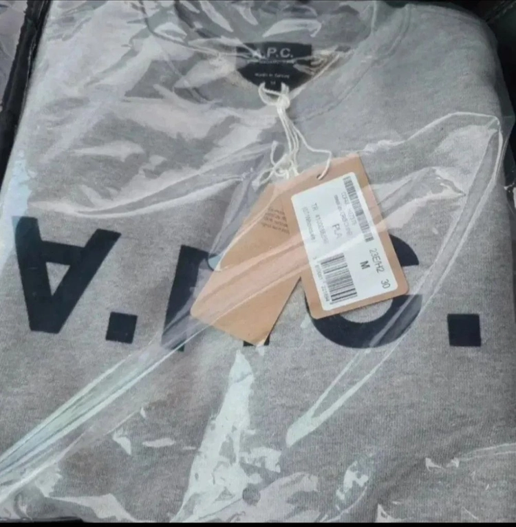 A.P.C. V.P.C. 맨투맨 (네이비 그레이 ) 이미지