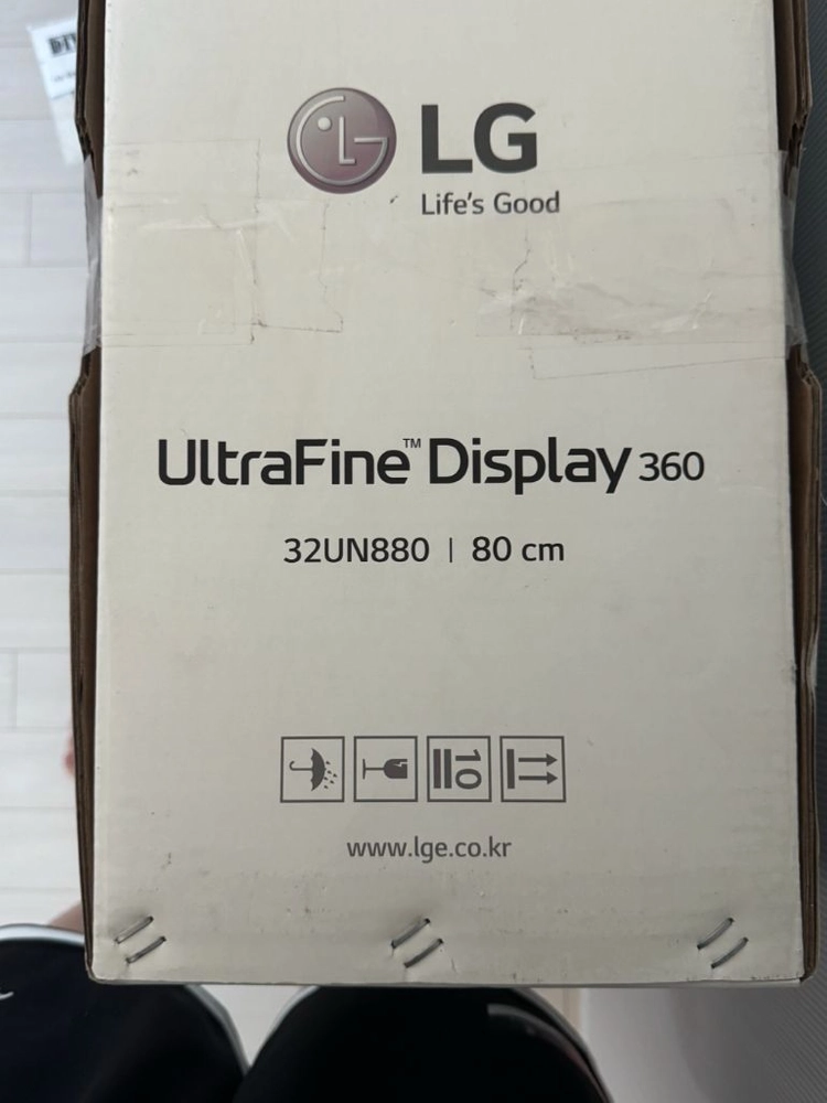 LG 4K 32UN880 판매합니다. 이미지