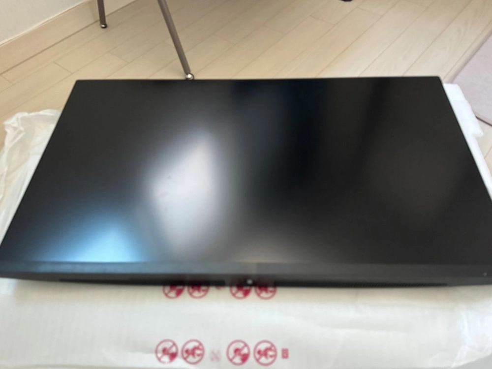 LG 4K 32UN880 판매합니다. 이미지