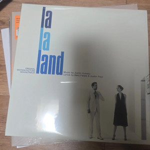 아끼던 미개봉 LP viyl 바이닐 저렴하게 처분하려합니다 장르별로 게시글4개 올려요~ 이미지