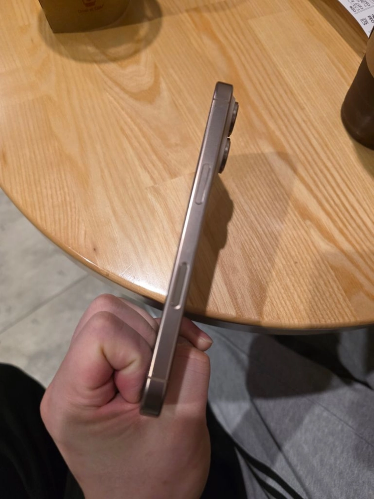 아이폰 16 프로 256gb 이미지