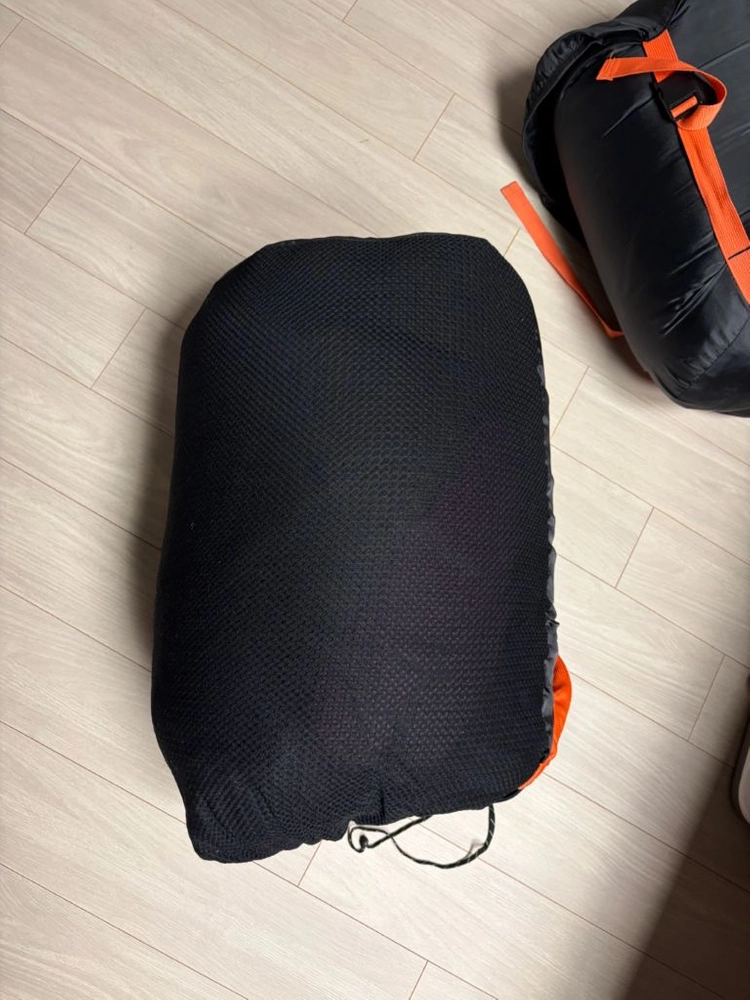 준우 동계용 침낭 2개 이미지