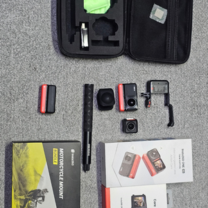 Insta360 ONE RS 트윈에디션 + 모터사이클 마운트 + 추가배터리/듀얼충전기 일괄Insta360 ONE R 이미지