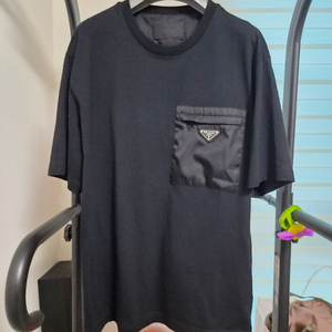 25SS 프라다 삼각로고 리나일론 반팔 티셔츠 L 이미지
