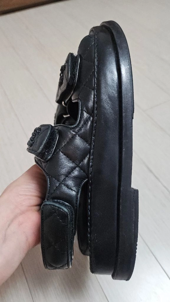 샤넬벨크로샌들 이미지