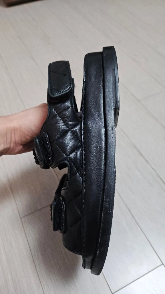 샤넬벨크로샌들 이미지