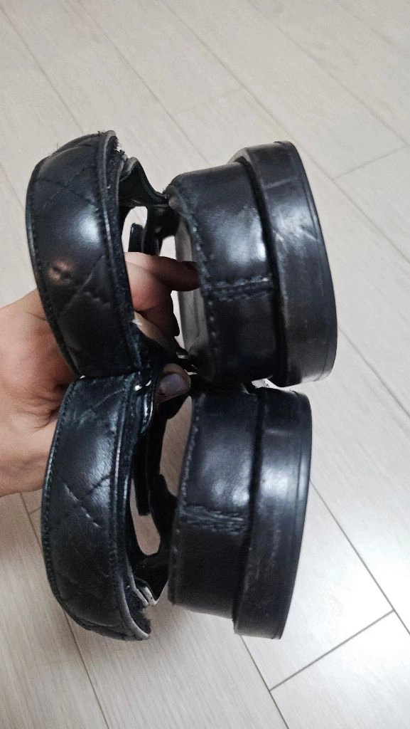 샤넬벨크로샌들 이미지