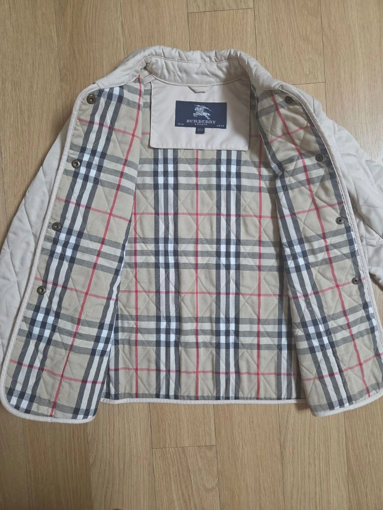 버버리키즈 퀼팅 자켓 122cm (7,8Y)/ 베이지 (택포) 이미지