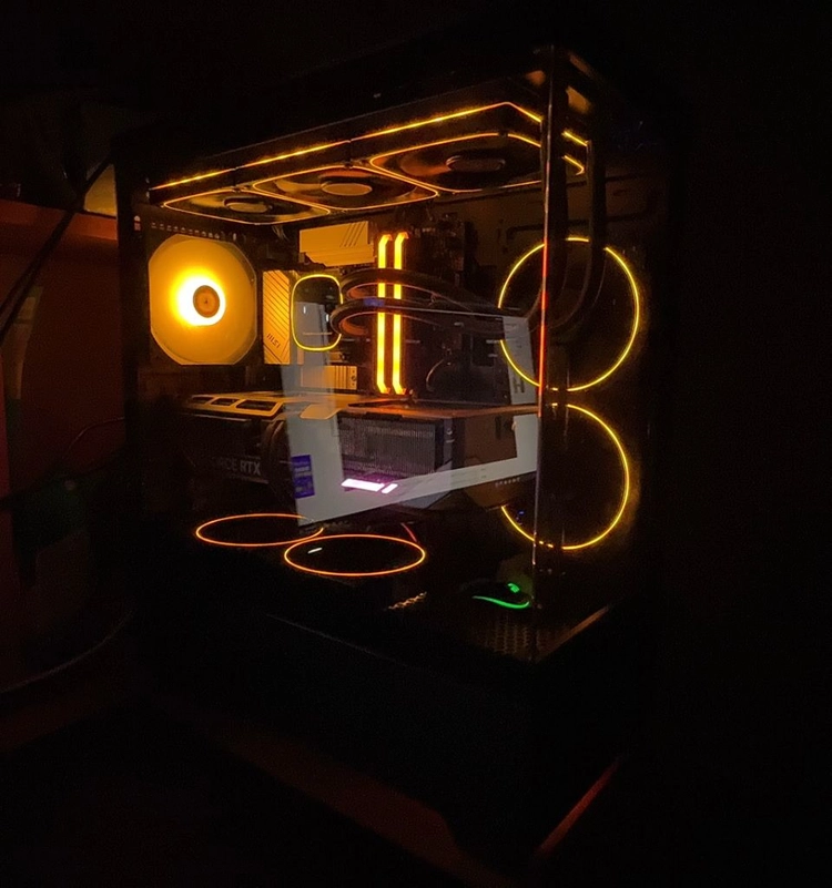컴퓨터 i5-14600k 14코어 20스레드 / rtx5070ti / 커세어 DDR4 32GB 튜닝램 이미지