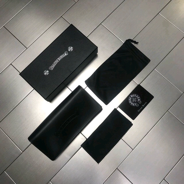 크롬하츠 GIZZNME 기쯔엔미 안경 이미지