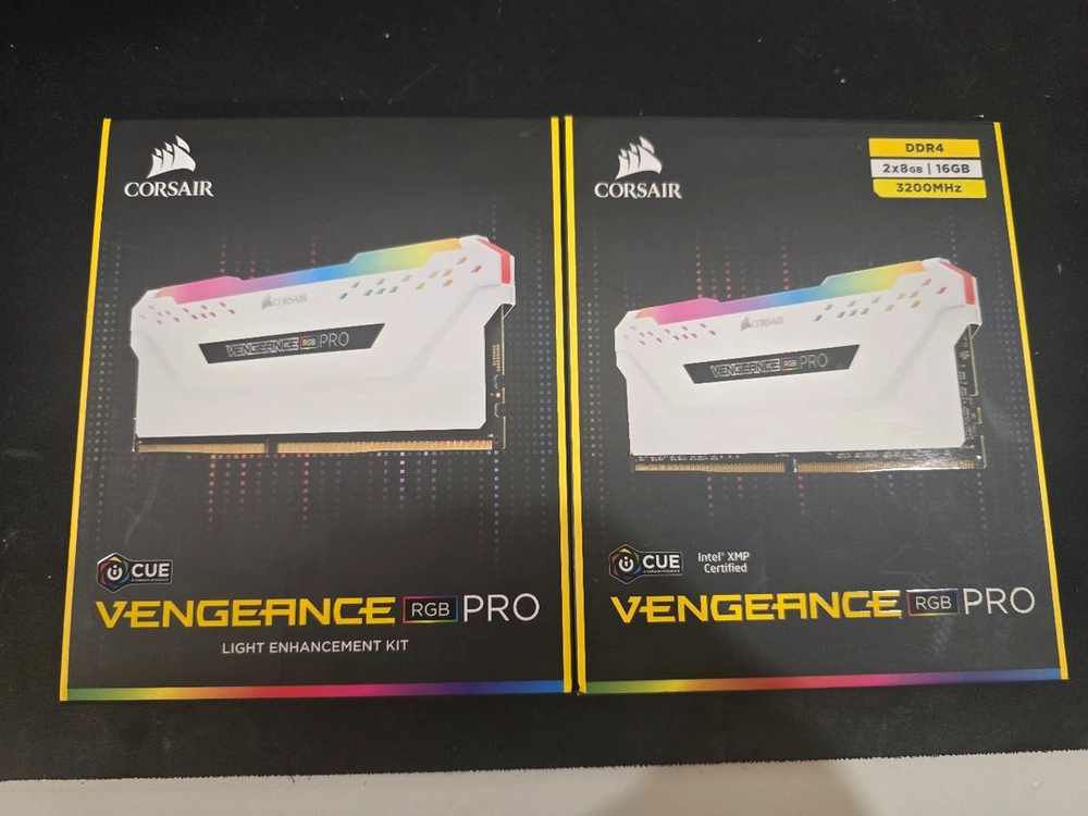 커세어 벤전스 RGB PRO DDR4 더미램 포함 팝니다. 이미지