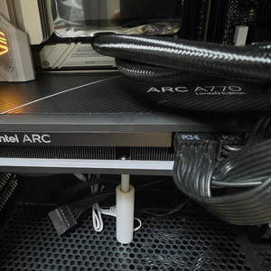 인텔 ARC A770 16g 그래픽카드 구매원합니다. 이미지
