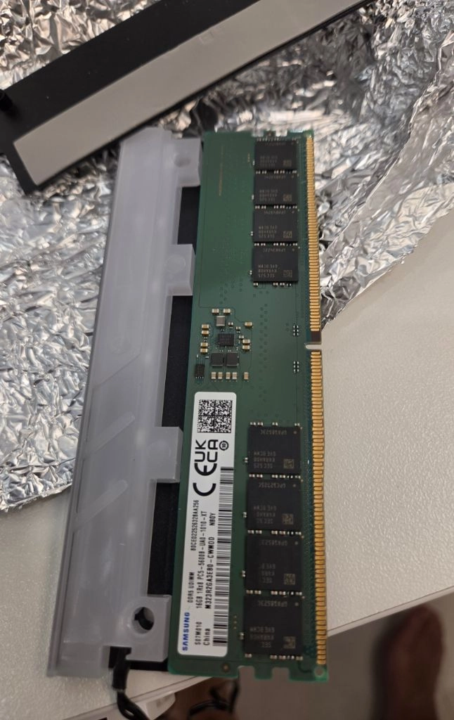 삼성 DDR5 32GB(16x2) 5600 데스크탑 램 + ARGB방열판 이미지
