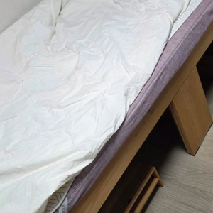 편백나무 침대프레임 이미지