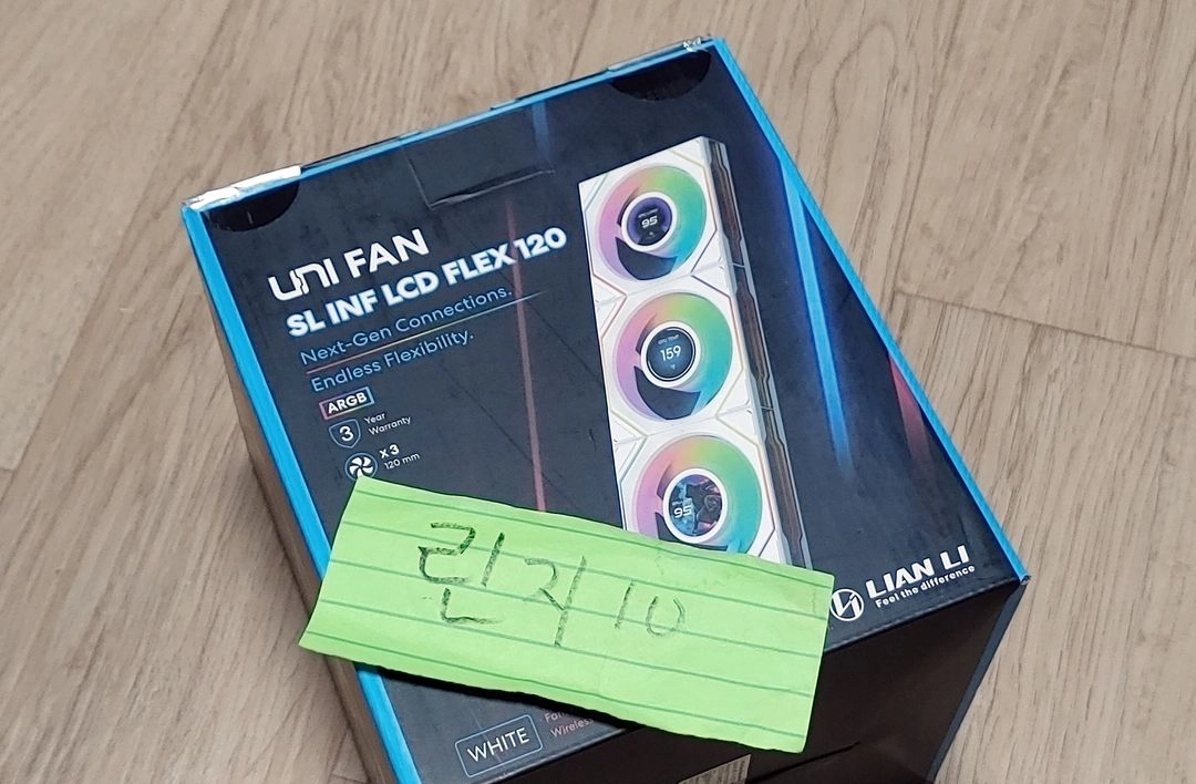 리안리 유니팬 UNI FAN SL INF LCD FLEX 120 (화이트) 3팩 팝니다 이미지