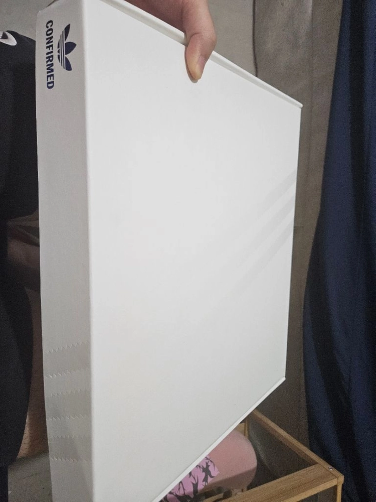 아디다스 컨펌드 벽시계 이미지