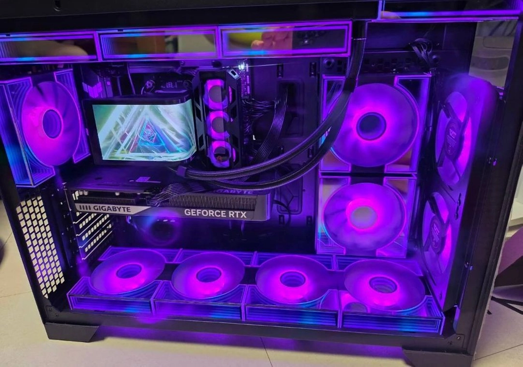 PC 9800X3D 5060ti 게이밍 컴퓨터 본체 이미지