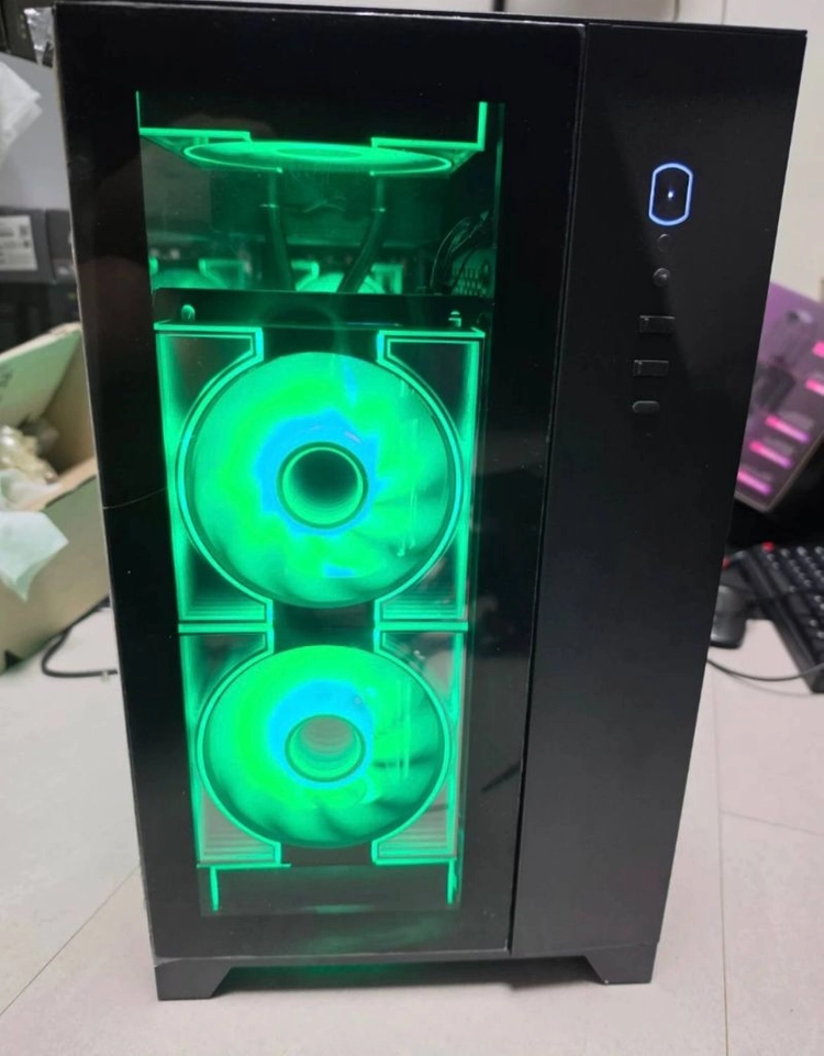 PC 9800X3D 5060ti 게이밍 컴퓨터 본체 이미지