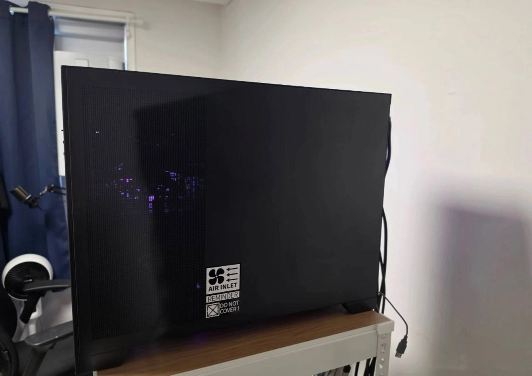 PC 9800X3D 5060ti 게이밍 컴퓨터 본체 이미지